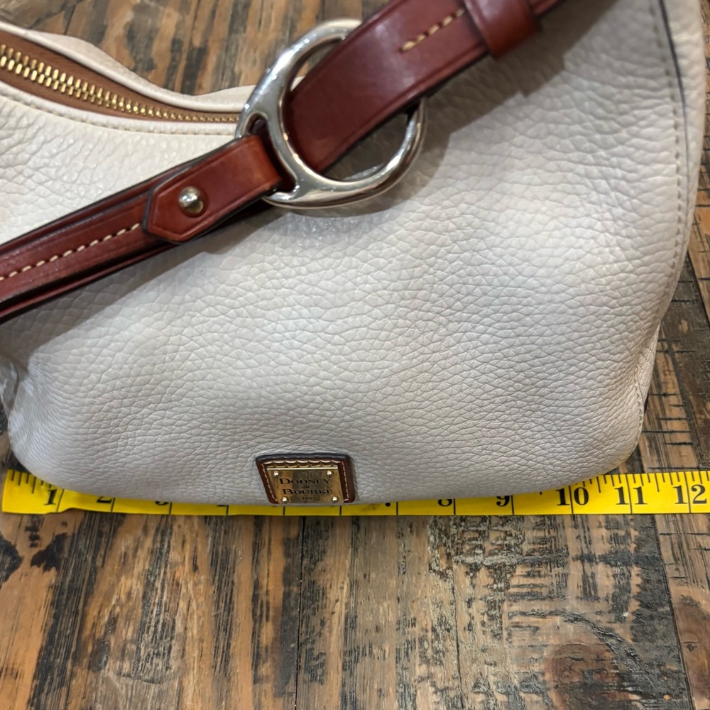 Dooney & Bourke Cream Leather Bag and Wallet Set - Picture 9 of 16